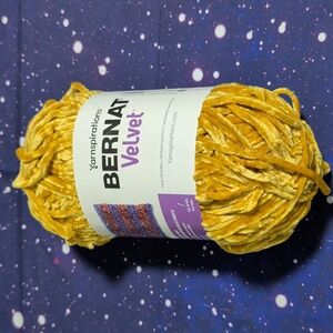 1 Brand New Skein Yarnspirations Bernat Velvet Yarn GOLDEN MOSS 💛 SMOKE FREE